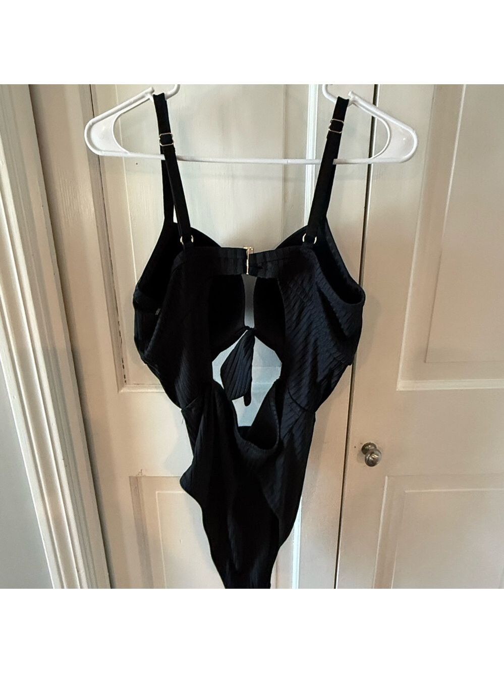 Shade & Shore Black Women's Swimsuit - Picture 3 of 7